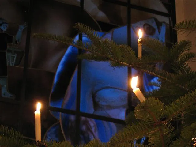 Weihnachts-Baum in der Kirche (Foto: Kirchenweb Bilder)
